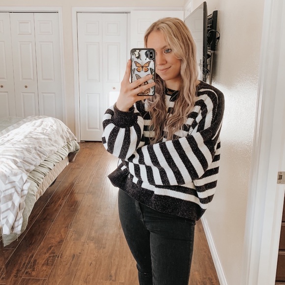 Meet Your Posher - Melyssa - Picture 2 of 2